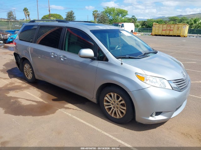2014 Toyota Sienna Xle V6 7 Passenger Auto Access Seat/xle V6 8 Passenger მანქანა იყიდება აუქციონზე, vin: 5TDYK3DC1ES474028, აუქციონის ნომერი: 45104705