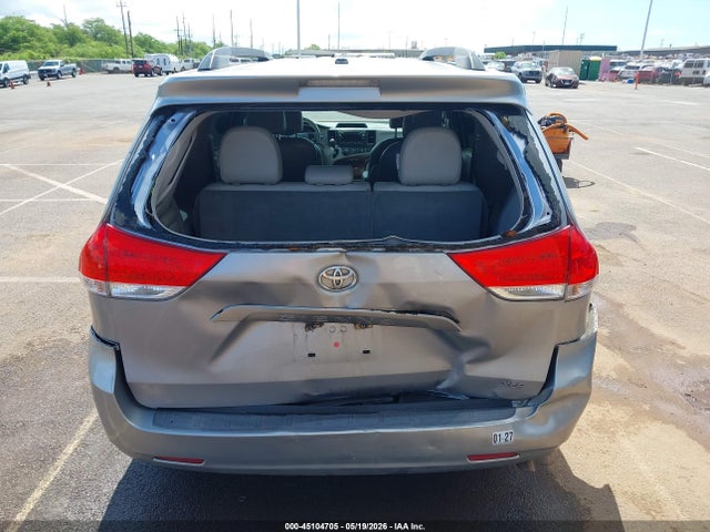 Auction sale of the 2014 Toyota Sienna Xle V6 7 Passenger Auto Access Seat/xle V6 8 Passenger, vin: 5TDYK3DC1ES474028, lot number: 45104705