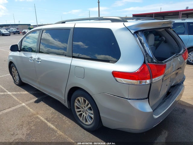 Auction sale of the 2014 Toyota Sienna Xle V6 7 Passenger Auto Access Seat/xle V6 8 Passenger, vin: 5TDYK3DC1ES474028, lot number: 45104705