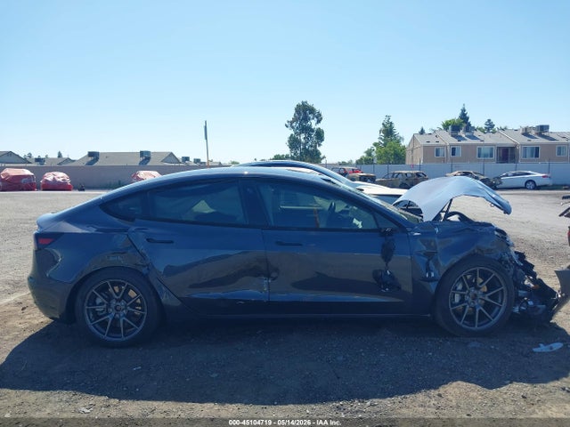 2022 Tesla Model 3 Long Range Dual Motor All-wheel Drive მანქანა იყიდება აუქციონზე, vin: 5YJ3E1EB6NF204745, აუქციონის ნომერი: 45104719