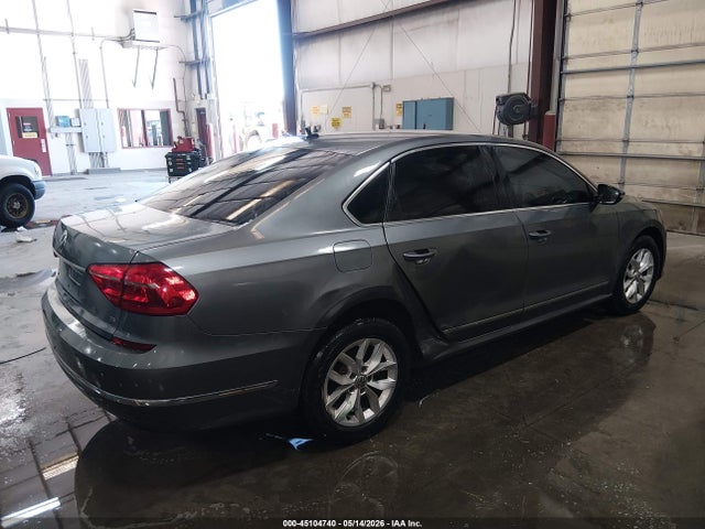 1VWAT7A37GC045164 Volkswagen Passat 1.8t S