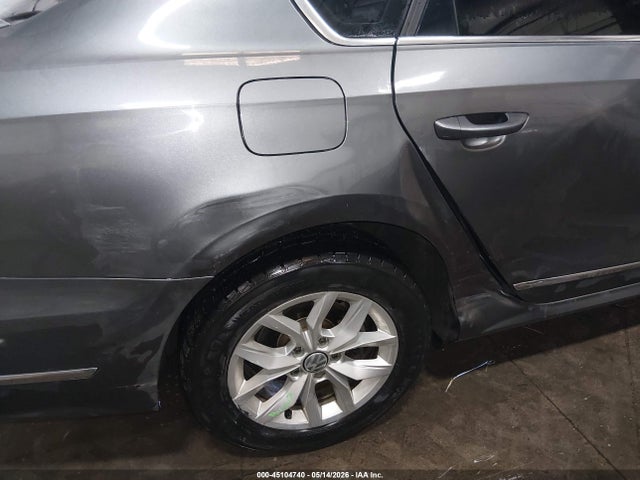 1VWAT7A37GC045164 Volkswagen Passat 1.8t S