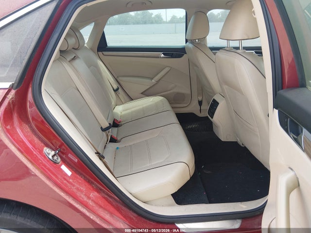 1VWGT7A39HC050765 Volkswagen Passat 1.8t Se