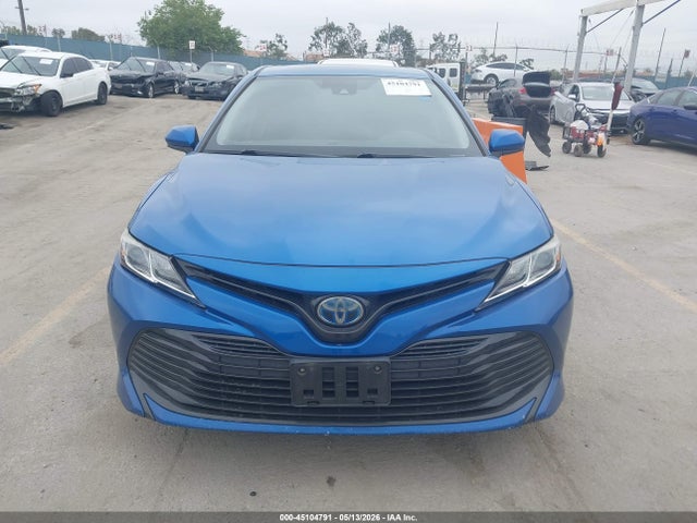 45104791 :رقم المزاد ، 4T1C31AK0LU011731 vin ، 2020 Toyota Camry Le Hybrid مزاد بيع