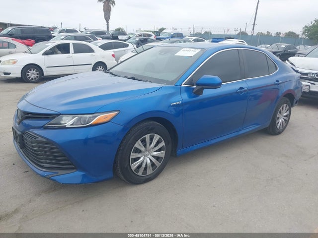 45104791 :رقم المزاد ، 4T1C31AK0LU011731 vin ، 2020 Toyota Camry Le Hybrid مزاد بيع
