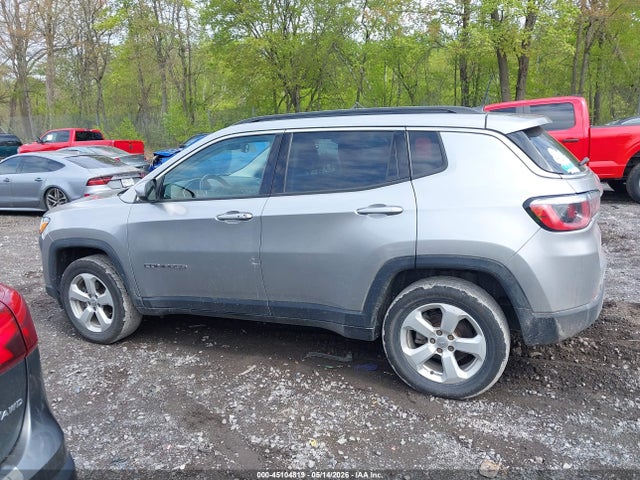Продаж на аукціоні авто 2019 Jeep Compass Latitude 4x4, vin: 3C4NJDBB2KT670308, номер лоту: 45104819