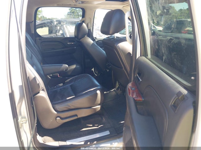 Продаж на аукціоні авто 2011 Cadillac Escalade Esv Premium, vin: 1GYS3JEF8BR364663, номер лоту: 45104824