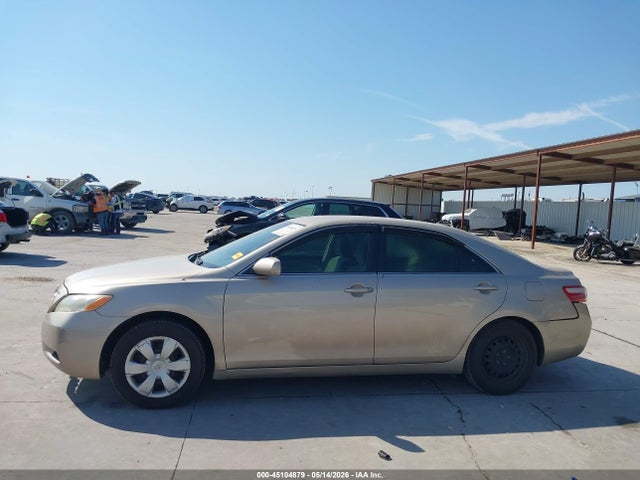 45104879 :رقم المزاد ، 4T4BE46K17R008218 vin ، 2007 Toyota Camry Le مزاد بيع