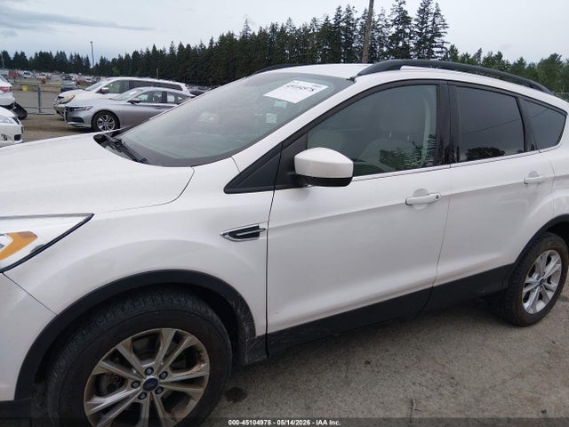 1FMCU9GD4HUA33193 Ford ESCAPE SE
