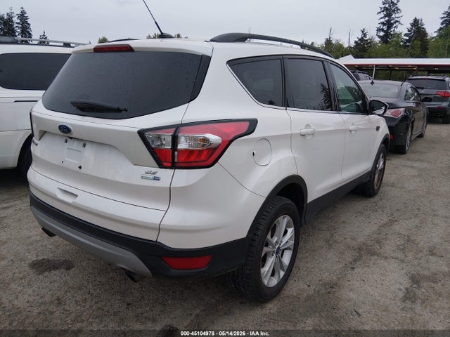 1FMCU9GD4HUA33193 Ford ESCAPE SE