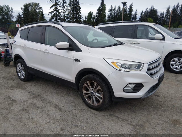 1FMCU9GD4HUA33193 Ford ESCAPE SE