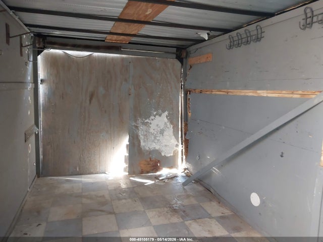 45105179 :رقم المزاد ، 4D6EB1421FA035336 vin ، 2015 Cargo Craft Enclosed Trailer مزاد بيع