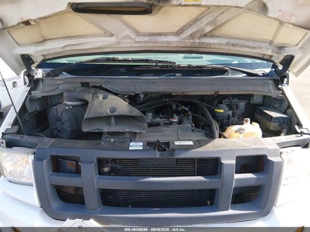 45105280 :رقم المزاد ، JALB4T17XD7W00353 vin ، 2013 Isuzu Commercial Van مزاد بيع
