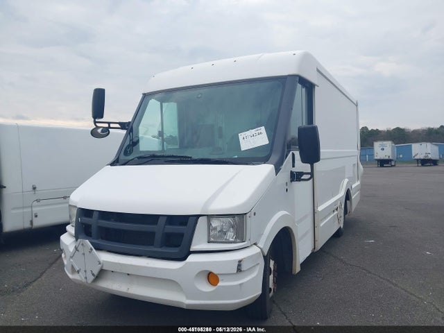 45105280 :رقم المزاد ، JALB4T17XD7W00353 vin ، 2013 Isuzu Commercial Van مزاد بيع