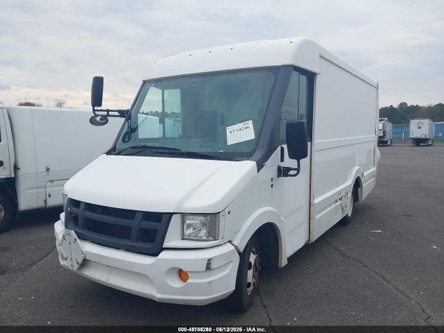 45105280 :رقم المزاد ، JALB4T17XD7W00353 vin ، 2013 Isuzu Commercial Van مزاد بيع