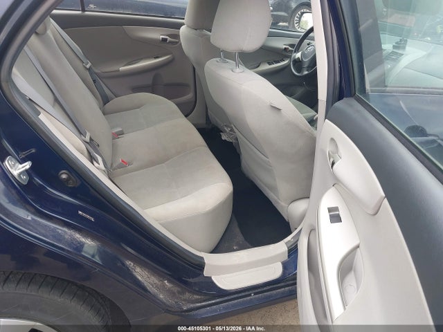 45105301 :رقم المزاد ، 2T1BU4EE0BC701347 vin ، 2011 Toyota Corolla Le مزاد بيع