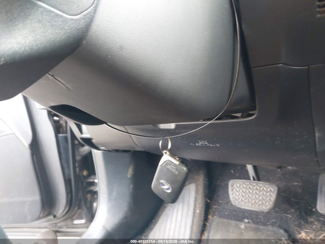 45105314 :رقم المزاد ، JTHKD5BH3B2038874 vin ، 2011 Lexus Ct 200h Premium مزاد بيع