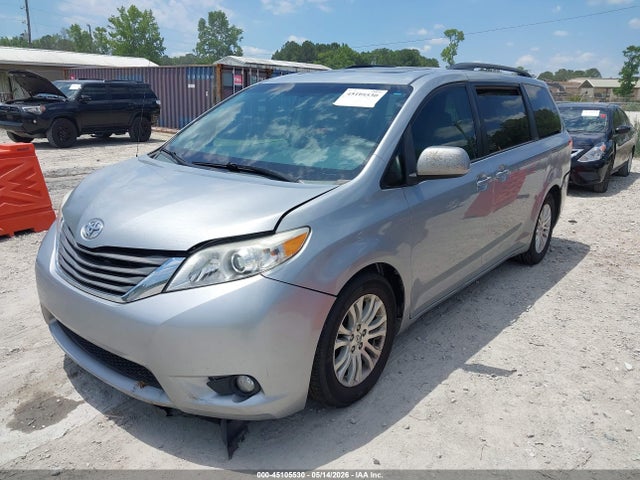 45105530 :رقم المزاد ، 5TDYK3DC8ES430740 vin ، 2014 Toyota Sienna Xle V6 8 Passenger مزاد بيع