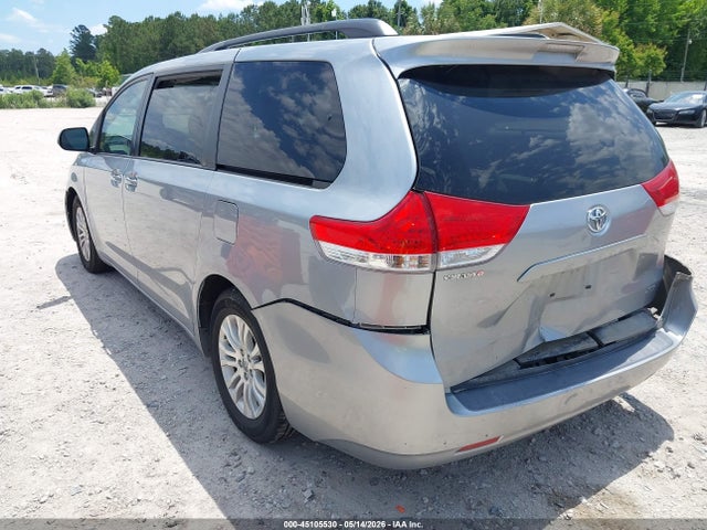 45105530 :رقم المزاد ، 5TDYK3DC8ES430740 vin ، 2014 Toyota Sienna Xle V6 8 Passenger مزاد بيع