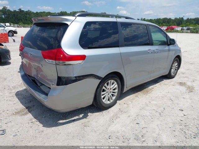 45105530 :رقم المزاد ، 5TDYK3DC8ES430740 vin ، 2014 Toyota Sienna Xle V6 8 Passenger مزاد بيع