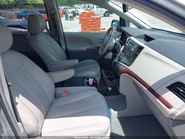 45105530 :رقم المزاد ، 5TDYK3DC8ES430740 vin ، 2014 Toyota Sienna Xle V6 8 Passenger مزاد بيع