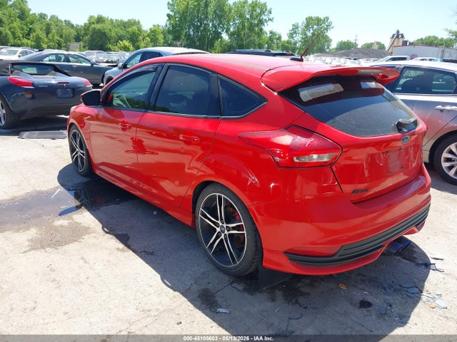 45105603 :رقم المزاد ، 1FADP3L93HL266945 vin ، 2017 Ford Focus St مزاد بيع