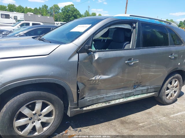 2012 Kia Sorento Lx V6 მანქანა იყიდება აუქციონზე, vin: 5XYKTDA2XCG283870, აუქციონის ნომერი: 45105616
