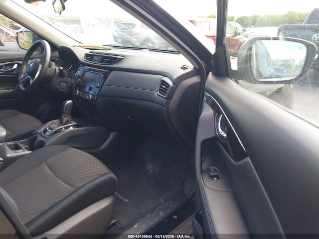 45105644 :رقم المزاد ، 5N1AT2MV3JC845756 vin ، 2018 Nissan Rogue Sv مزاد بيع