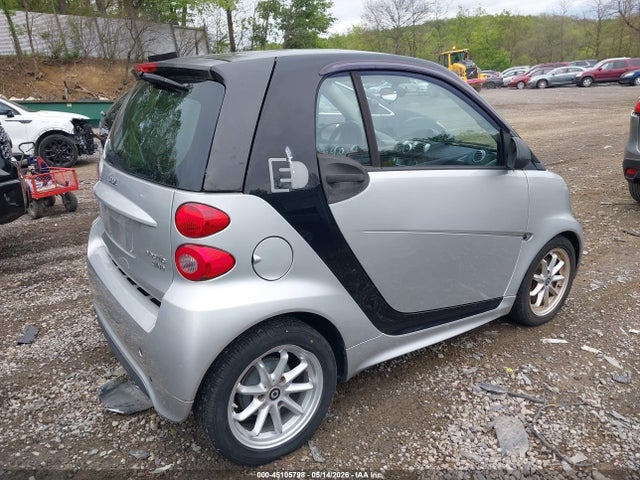 Aukcja sprzedaży 2015 Smart Fortwo Electric Drive Passion, vin: WMEEJ9AA5FK830969, numer aukcji: 45105798