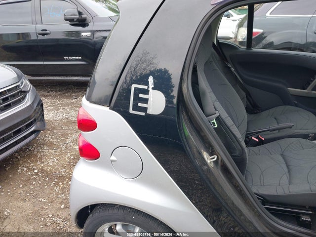 Aukcja sprzedaży 2015 Smart Fortwo Electric Drive Passion, vin: WMEEJ9AA5FK830969, numer aukcji: 45105798