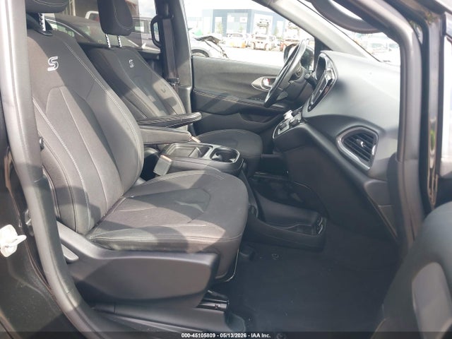 45105809 :رقم المزاد ، 2C4RC1FG3JR356717 vin ، 2018 Chrysler Pacifica Touring Plus مزاد بيع