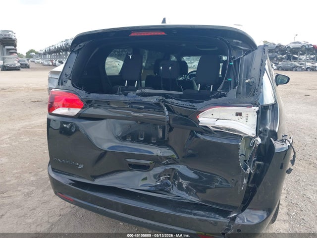 45105809 :رقم المزاد ، 2C4RC1FG3JR356717 vin ، 2018 Chrysler Pacifica Touring Plus مزاد بيع