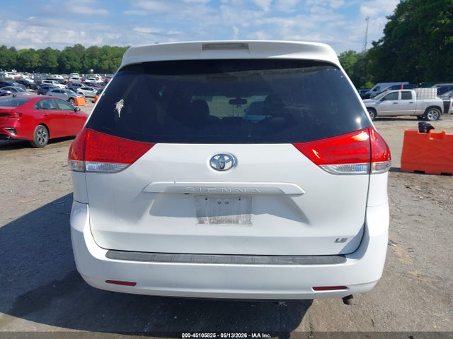 45105825 :رقم المزاد ، 5TDKK3DC7BS154410 vin ، 2011 Toyota Sienna Le V6 مزاد بيع