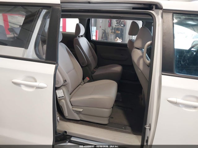 45105827 :رقم المزاد ، KNDMA5C12J6388816 vin ، 2018 Kia Sedona L مزاد بيع