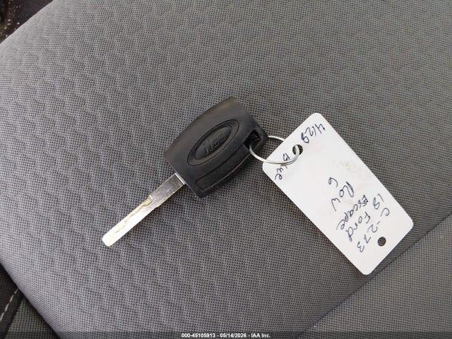 45105913 :رقم المزاد ، 1FMCU0GD7JUA63094 vin ، 2018 Ford Escape Se مزاد بيع