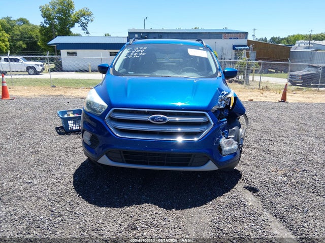 45105913 :رقم المزاد ، 1FMCU0GD7JUA63094 vin ، 2018 Ford Escape Se مزاد بيع