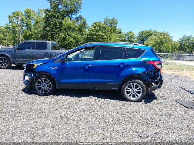 45105913 :رقم المزاد ، 1FMCU0GD7JUA63094 vin ، 2018 Ford Escape Se مزاد بيع