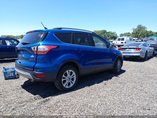 45105913 :رقم المزاد ، 1FMCU0GD7JUA63094 vin ، 2018 Ford Escape Se مزاد بيع
