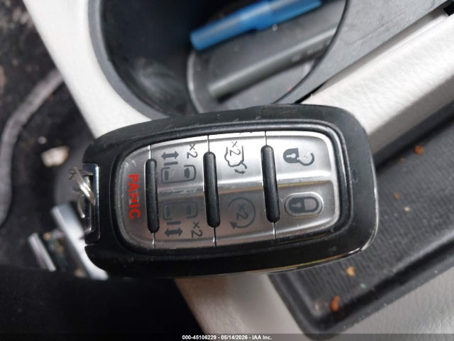 45106229 :رقم المزاد ، 2C4RC1CG5PR568497 vin ، 2023 Chrysler Voyager Lx مزاد بيع