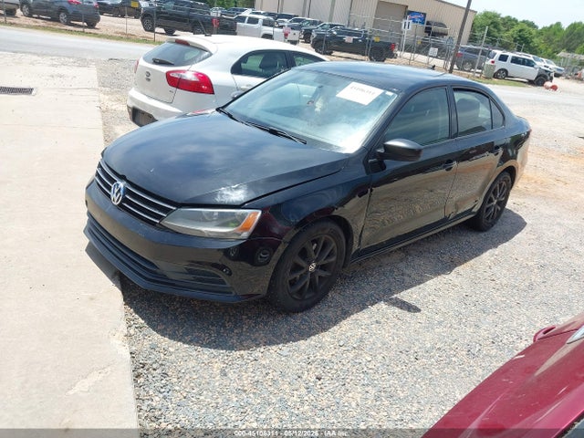 45106311 :رقم المزاد ، 3VWD17AJ2FM239437 vin ، 2015 Volkswagen Jetta 1.8t Se مزاد بيع