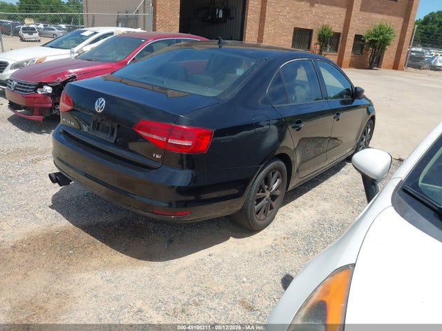 45106311 :رقم المزاد ، 3VWD17AJ2FM239437 vin ، 2015 Volkswagen Jetta 1.8t Se مزاد بيع