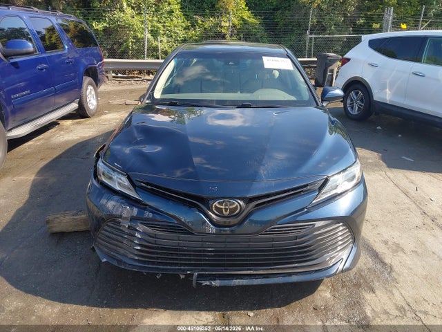 Продаж на аукціоні авто 2018 Toyota Camry Le, vin: 4T1B11HK9JU566780, номер лоту: 45106352
