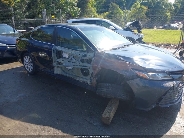 Продаж на аукціоні авто 2018 Toyota Camry Le, vin: 4T1B11HK9JU566780, номер лоту: 45106352