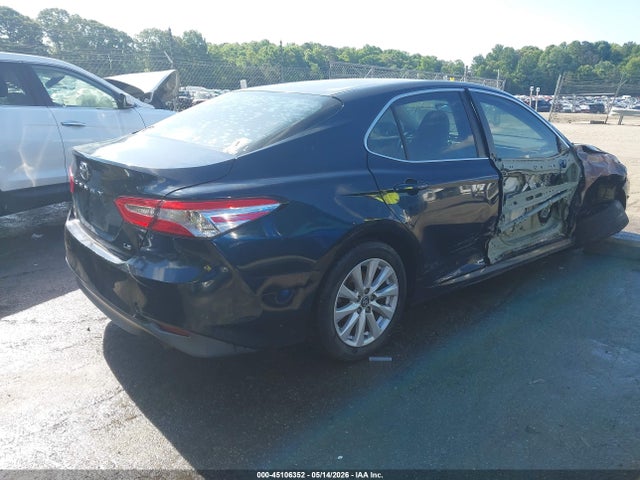 Продаж на аукціоні авто 2018 Toyota Camry Le, vin: 4T1B11HK9JU566780, номер лоту: 45106352