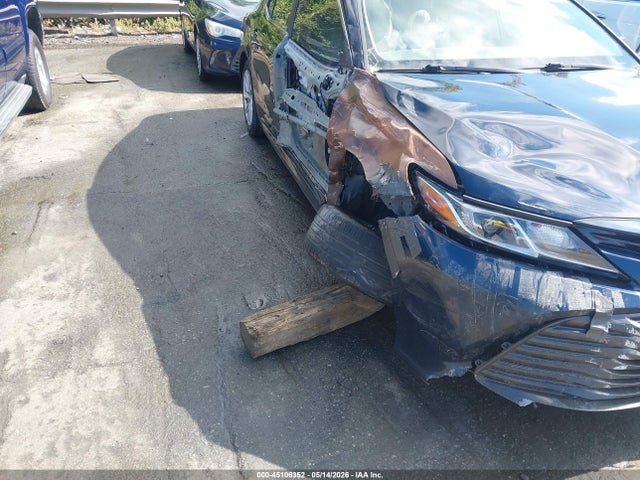 Продаж на аукціоні авто 2018 Toyota Camry Le, vin: 4T1B11HK9JU566780, номер лоту: 45106352