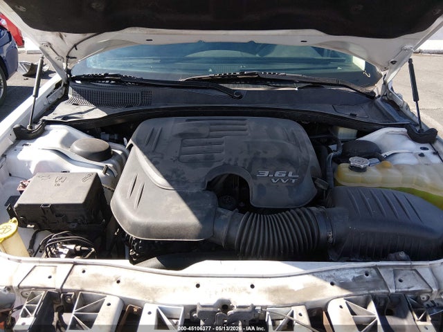 Chrysler 300 Touring 2019 2C3CCAAG6KH581030 Image 10