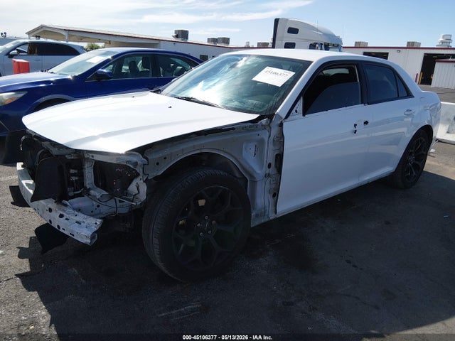 Chrysler 300 Touring 2019 2C3CCAAG6KH581030 Image 2