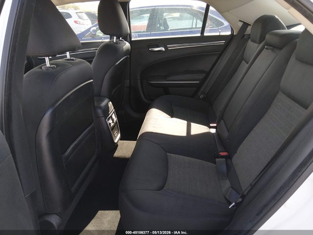 Chrysler 300 Touring 2019 2C3CCAAG6KH581030 Image 8
