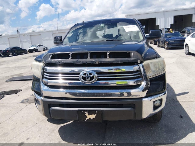Продажа на аукционе авто 2017 Toyota Tundra Sr5 5.7l V8, vin: 5TFDW5F18HX622653, номер лота: 45106404