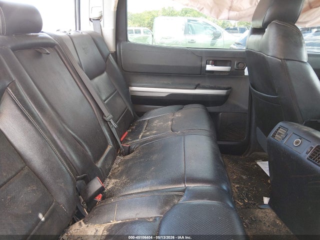 Продажа на аукционе авто 2017 Toyota Tundra Sr5 5.7l V8, vin: 5TFDW5F18HX622653, номер лота: 45106404